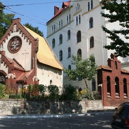 Mini- Smart апартаменти в центральній частині Львова Экстерьер фото